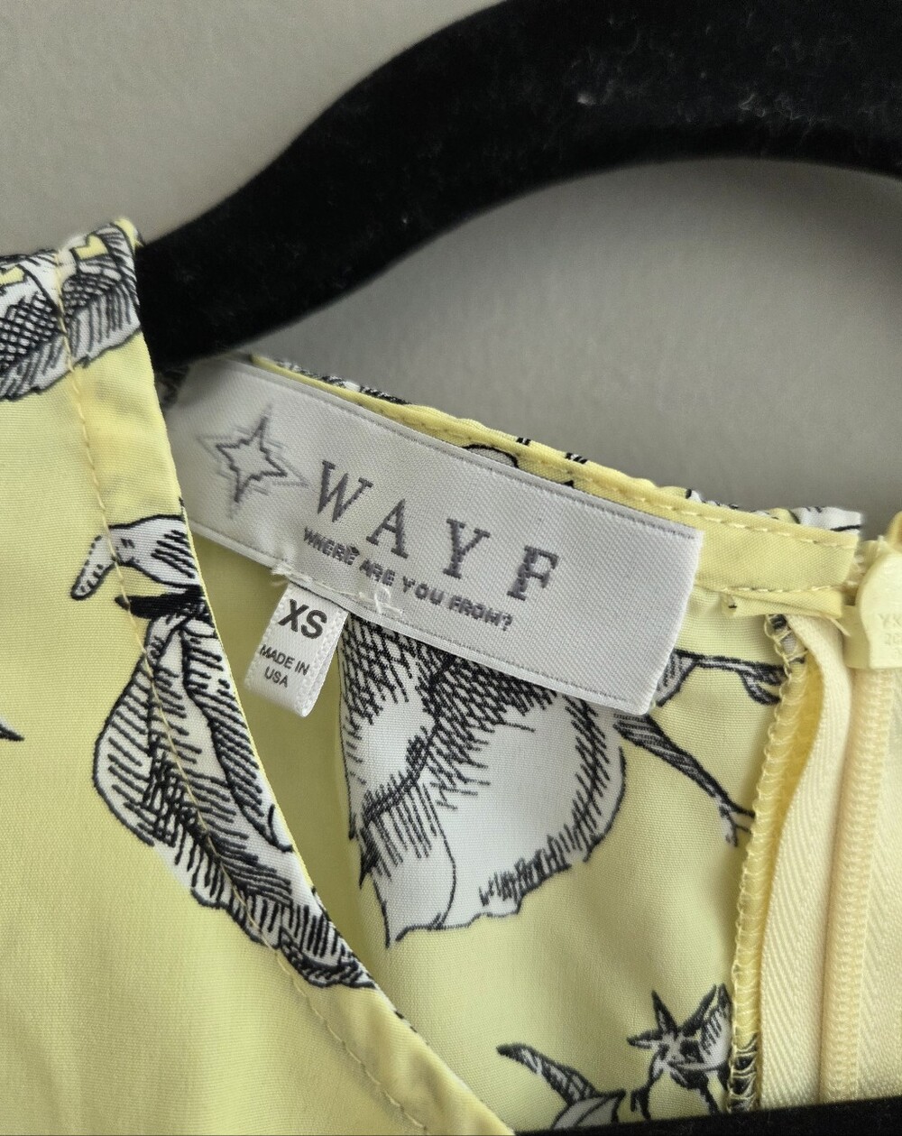 WAYF Floral Peplum Sleeveless Top Yellow Black White Sketched Rose Size XS - Picture 4 of 6